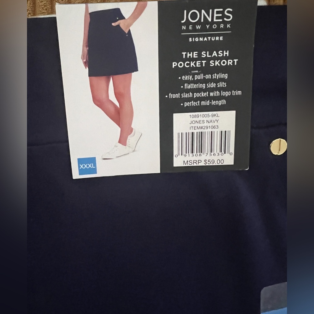 Croft & Barrow Smocked Dress – 3X
FREE BONUS: Jones New York Skort (XXXL) - Picture 9 of 9